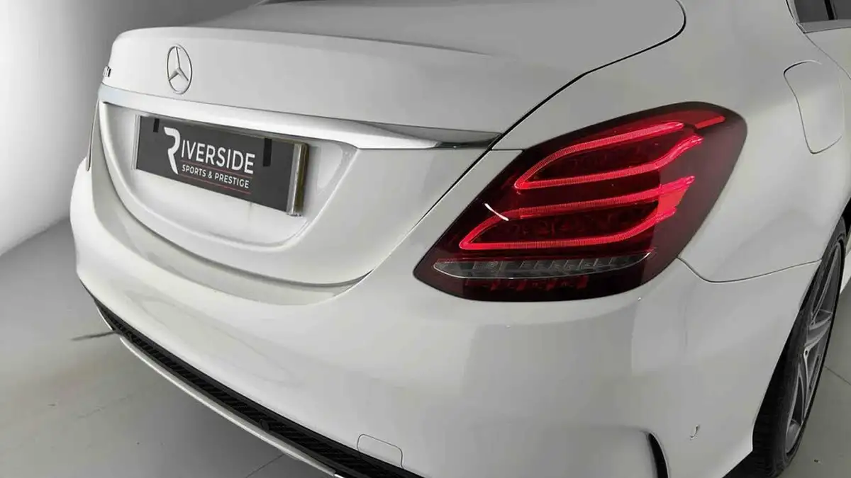 2016-mercedes-benz-c-class-21d-c220d-amg-line-170ps-ss-saloon-4d-auto-big-27