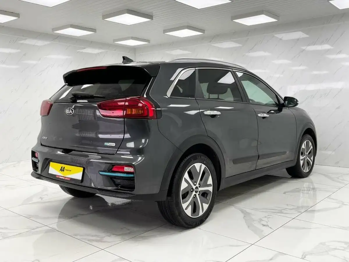 2021-kia-e-niro-ev-3-big-13