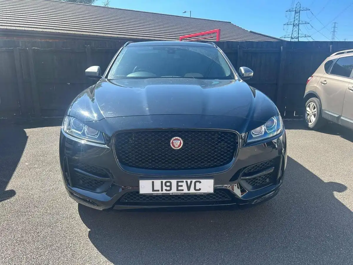 2016-jaguar-f-pace-20-i4d-r-sport-big-1