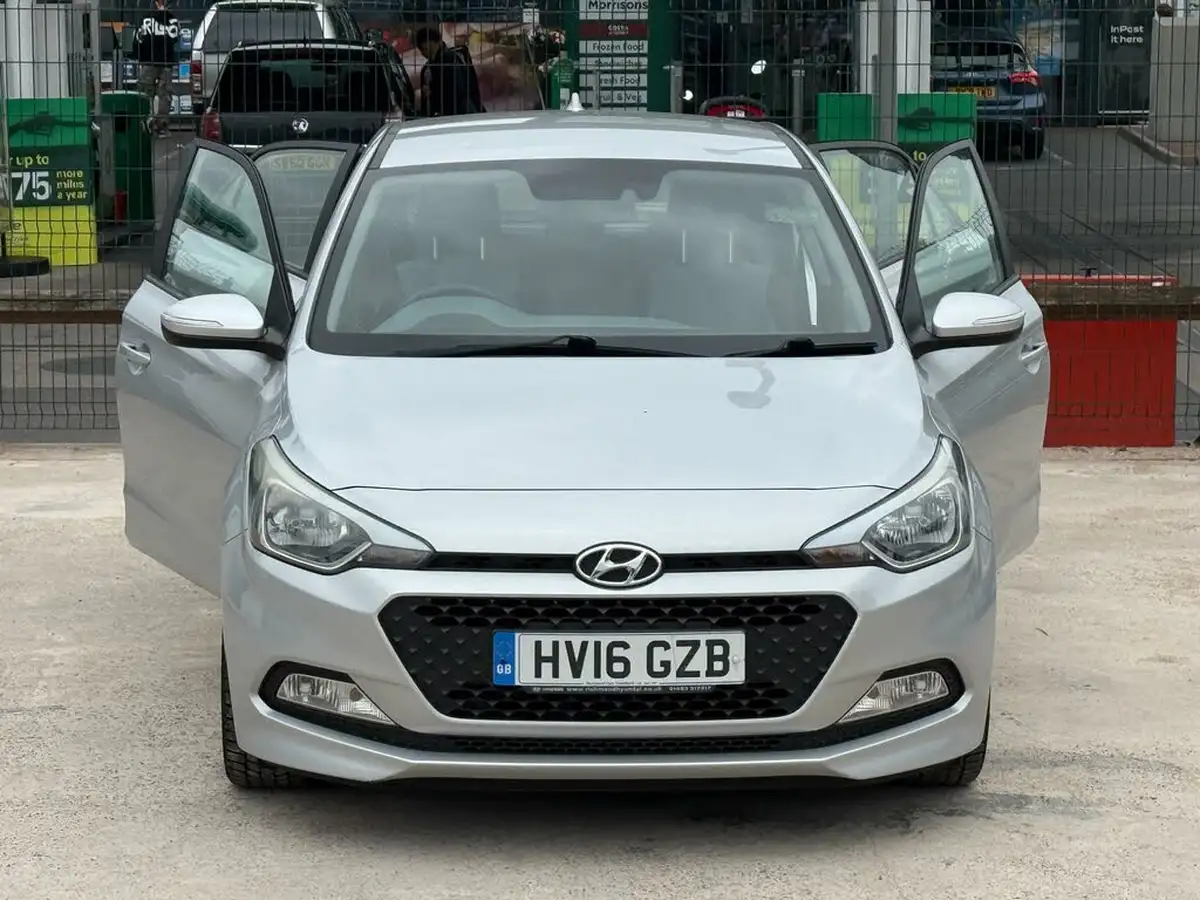 2016-hyundai-i20-12-blue-drive-se-hatchback-5d-big-12