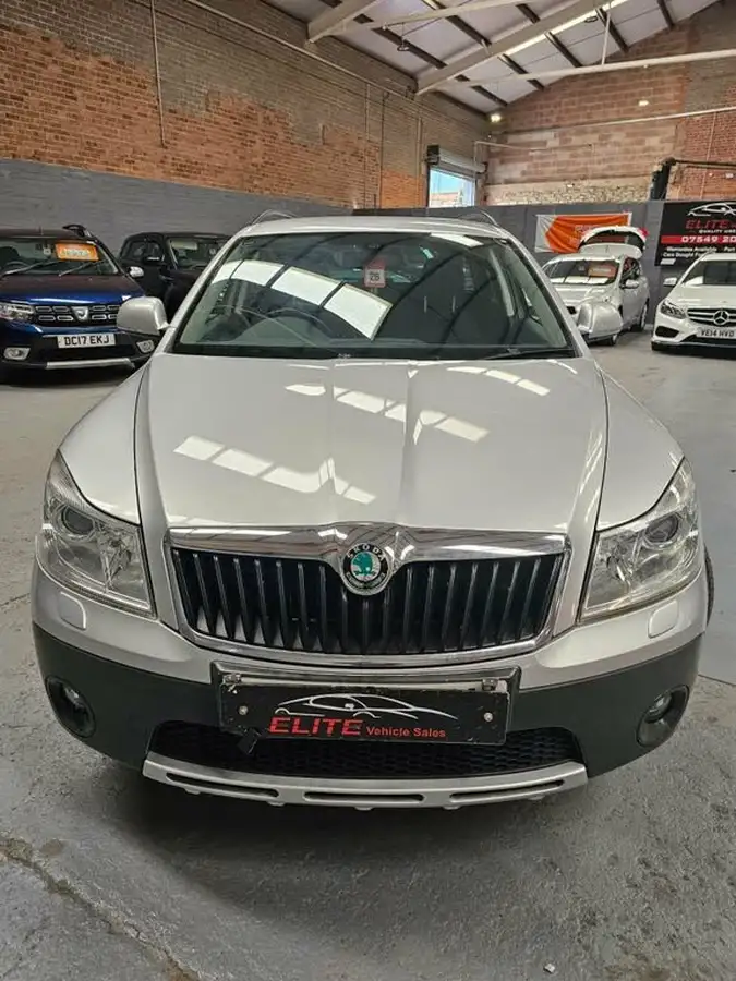 2013-skoda-octavia-20td-scout-cr-140bhp-big-1