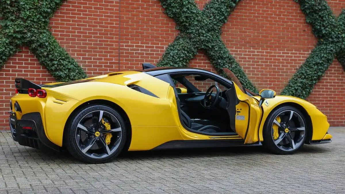 2021-ferrari-sf90-stradale-big-26