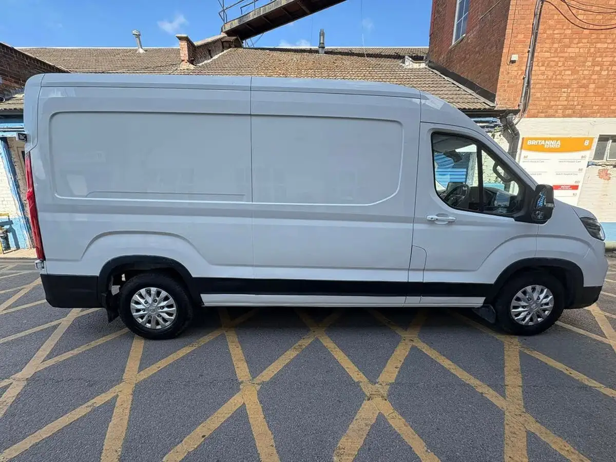 2022-maxus-e-deliver-9-e-lh-515kwh-big-1