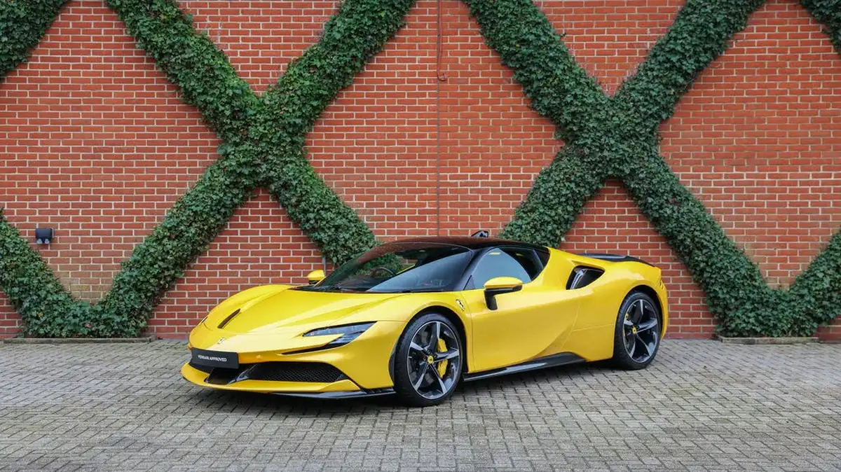 2021-ferrari-sf90-stradale-big-2