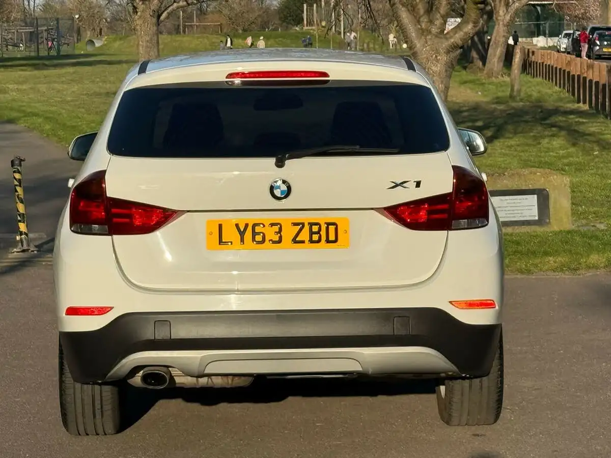 2013-bmw-x1-big-18