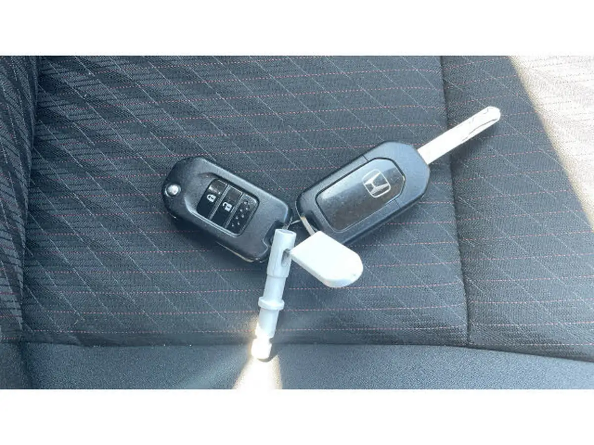 2018-honda-jazz-15-i-vtec-sport-navi-cvt-big-29