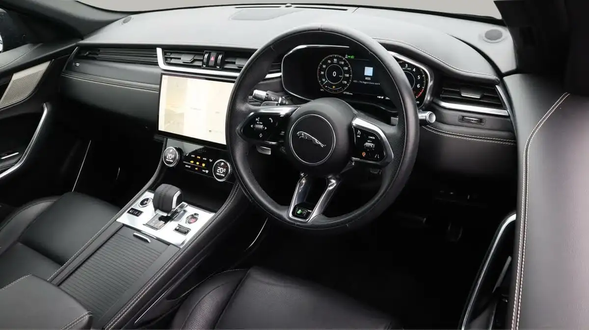 2022-jaguar-f-pace-20-p250-r-dynamic-black-big-9