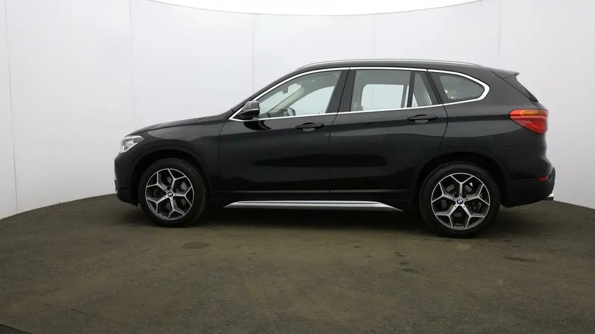 2019-bmw-x1-20-sdrive-20i-xline-sdrive-20i-big-67