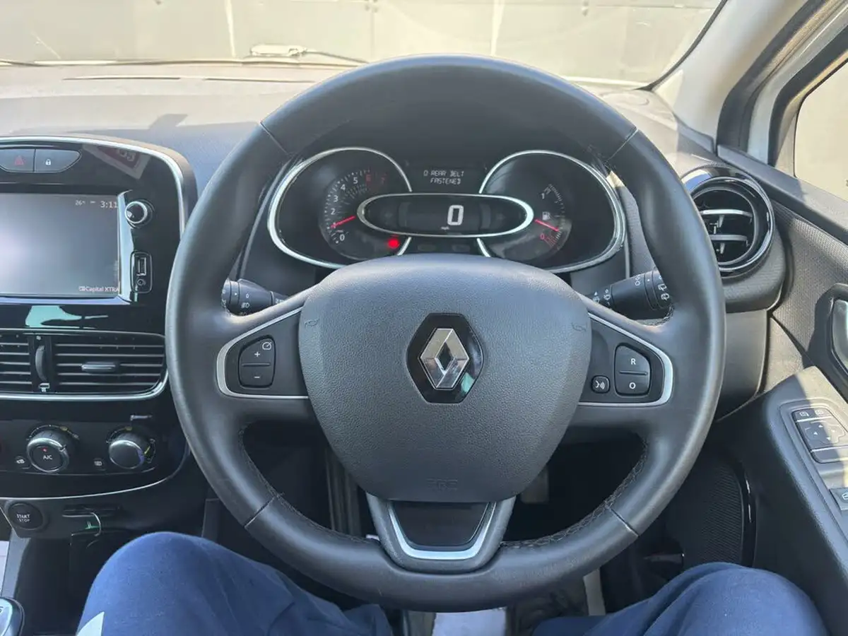 2018-renault-clio-09-tce-iconic-90ps-big-16