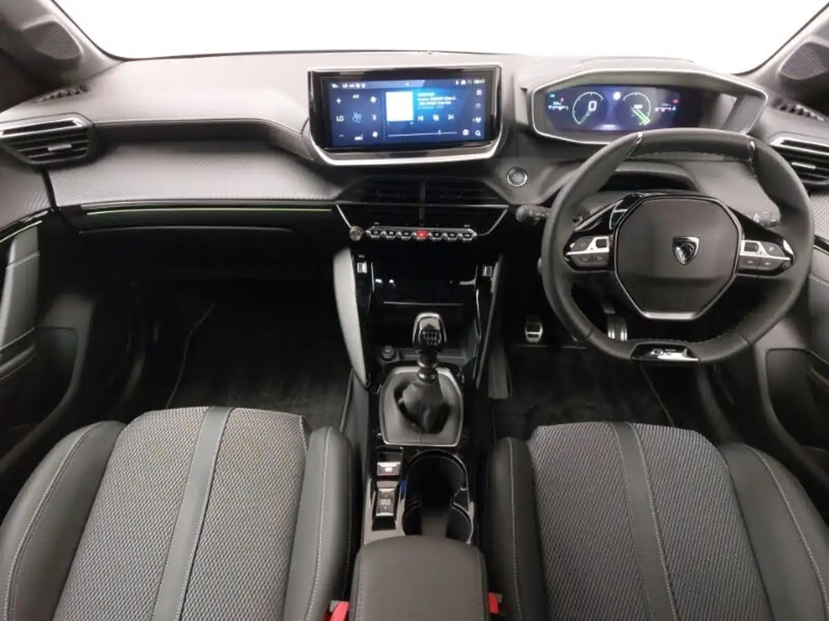 2024-peugeot-208-12-puretech-gt-100ps-big-2