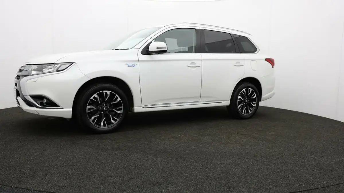2017-mitsubishi-outlander-20-4h-phev-big-62
