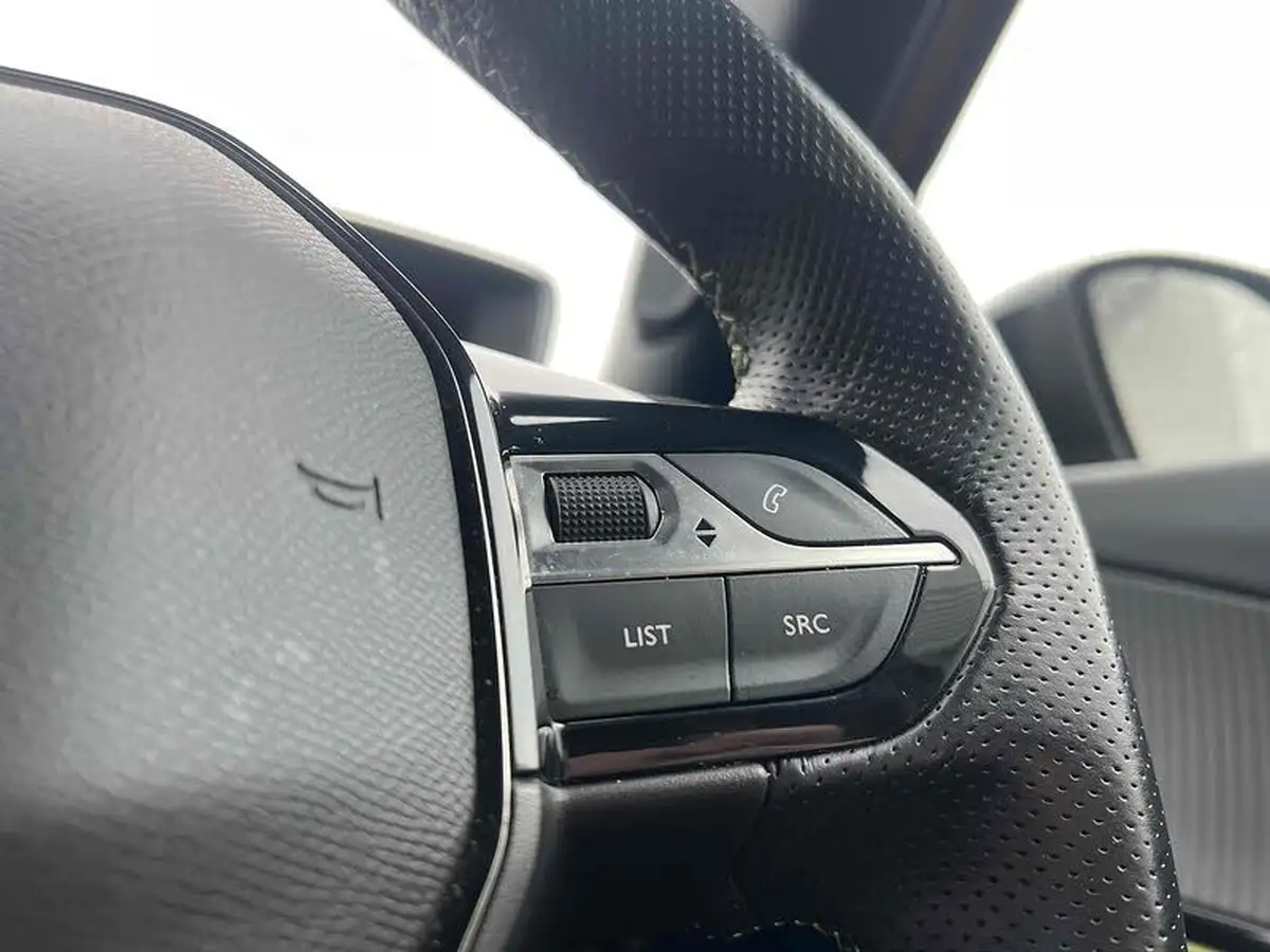 2021-peugeot-2008-suv-e-gt-big-54