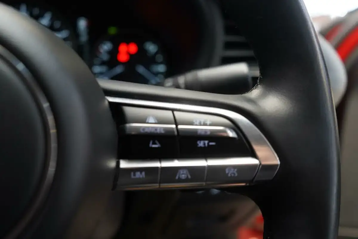 2019-mazda-mazda3-20-gt-sport-tech-180ps-saloon-4d-auto-big-19