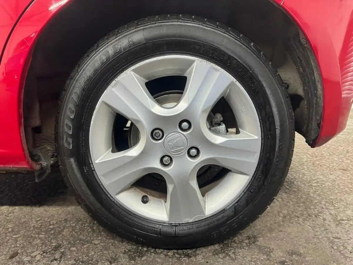 2010-honda-jazz-14-es-big-21