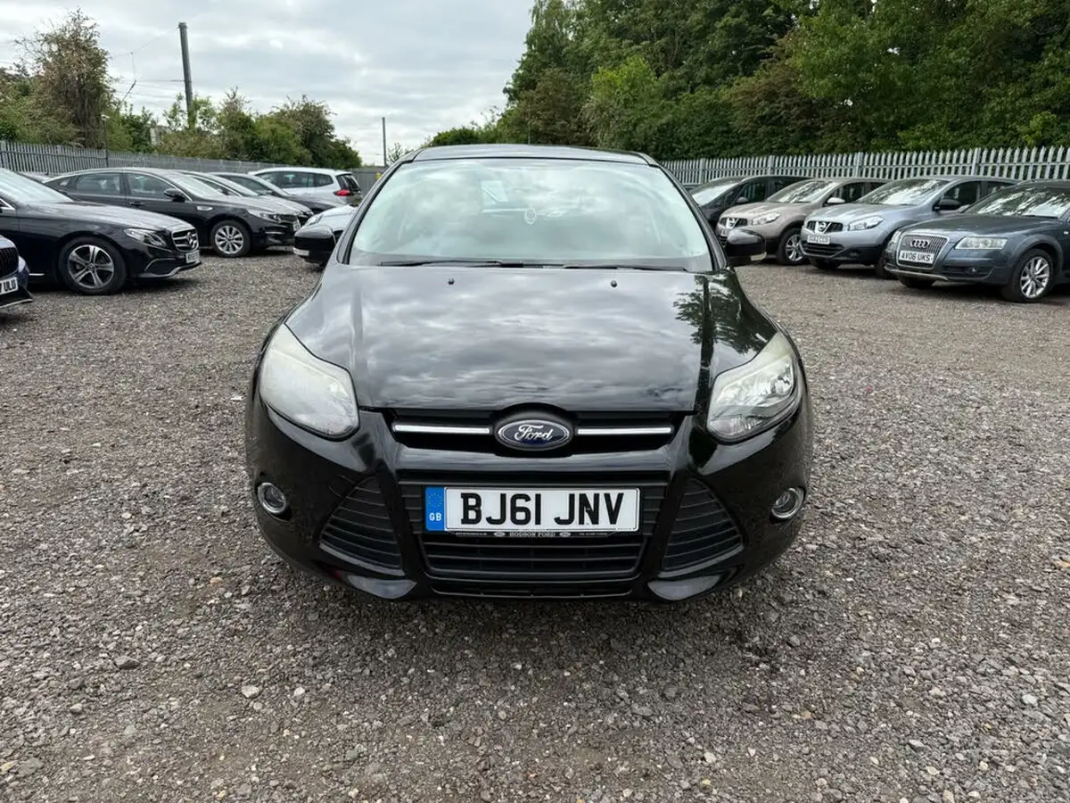 2012-ford-focus-16-zetec-ti-vct-125ps-hatchback-big-1