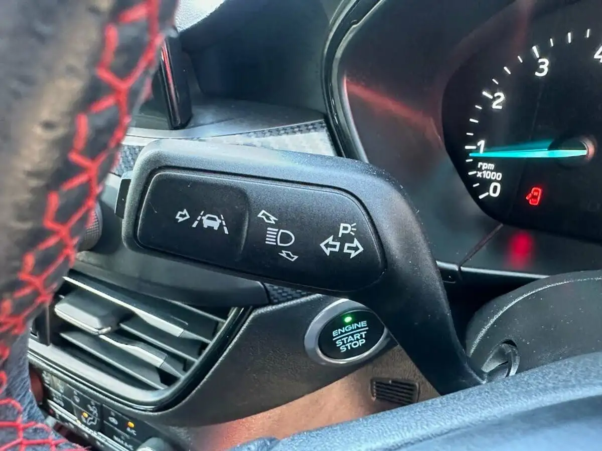 2018-ford-focus-10t-st-line-x-125ps-hatchback-big-26