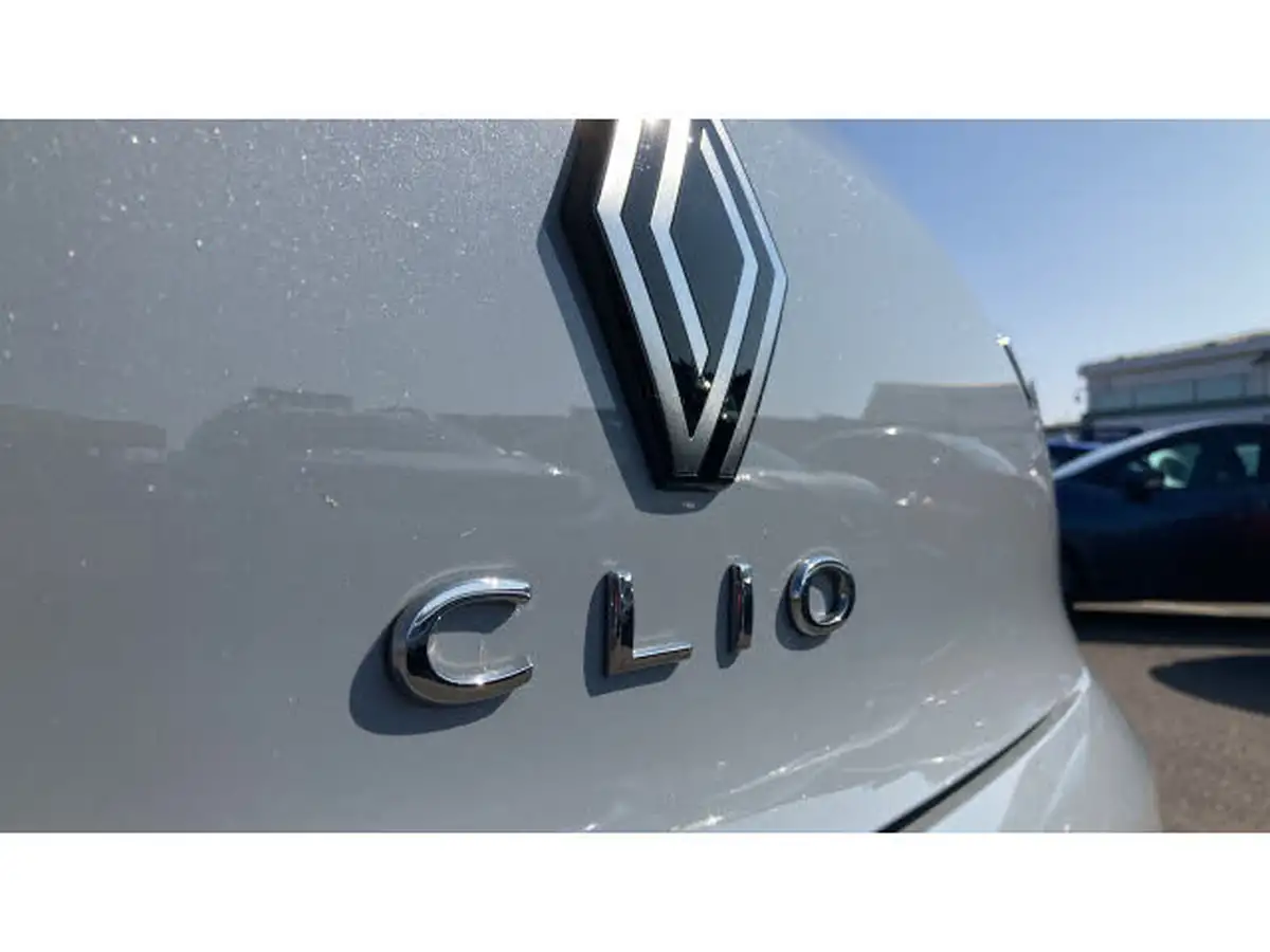 2024-renault-clio-10-tce-evolution-big-32