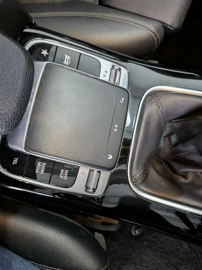 2019-mercedes-benz-a-class-13-a180-se-big-21