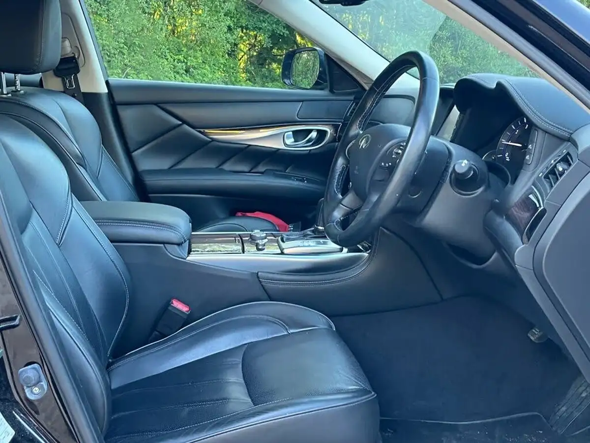 2017-infiniti-q70-22td-premium-big-11
