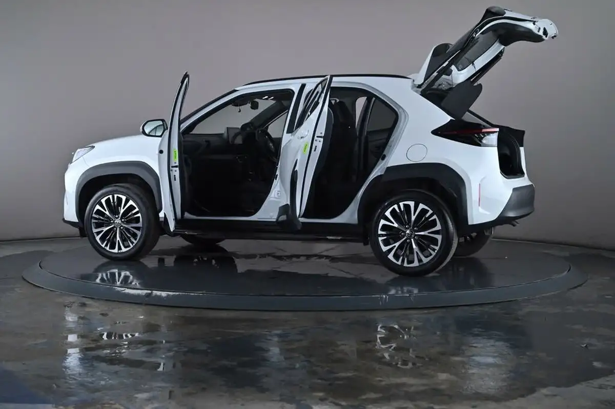 2023-toyota-yaris-cross-15-vvt-i-excel-awd-i-big-52