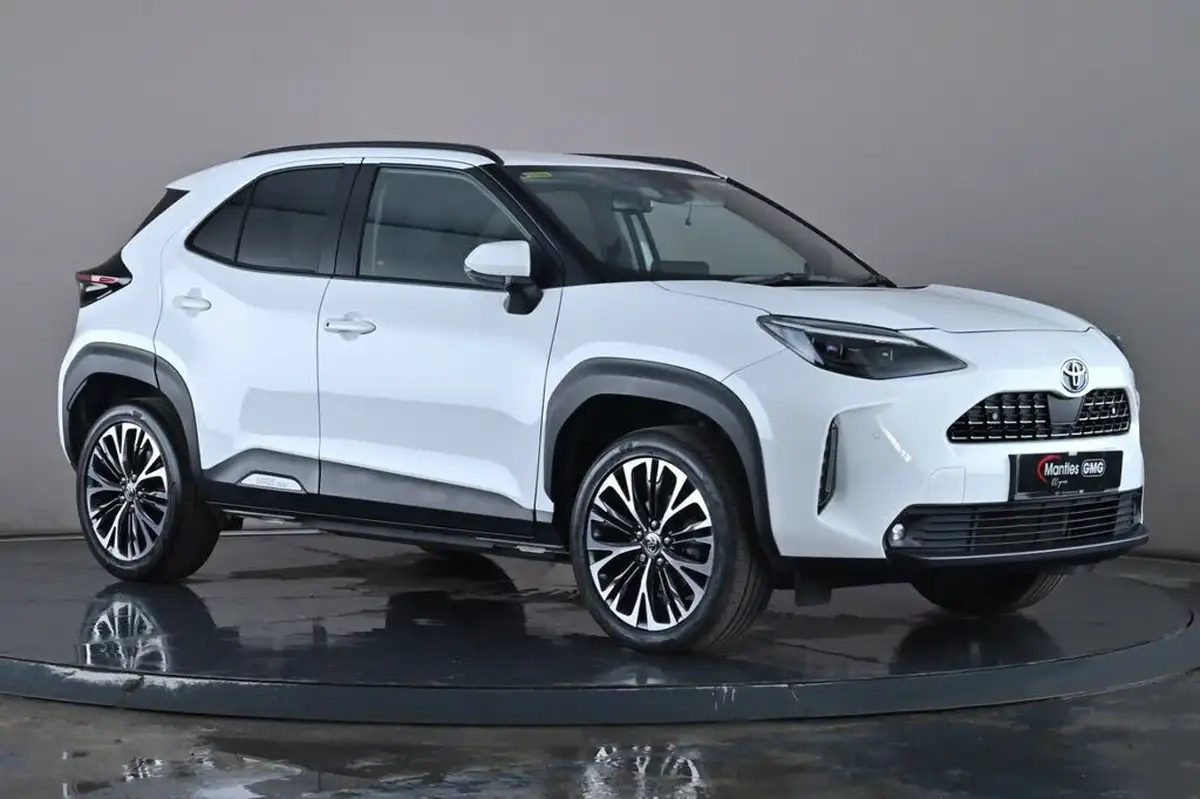 2023-toyota-yaris-cross-15-vvt-i-excel-awd-i-big-0