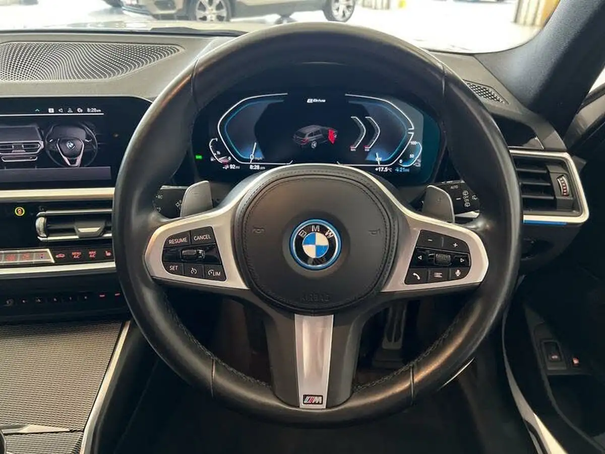 2021-bmw-3-series-20-330e-m-sport-touring-5d-big-17