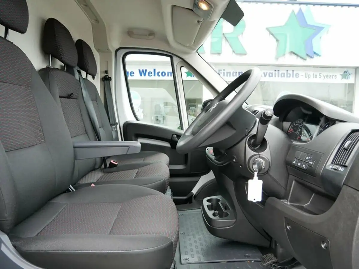 2023-citroen-relay-22bluehdi-35-l3h3-enterprise-edition-big-12