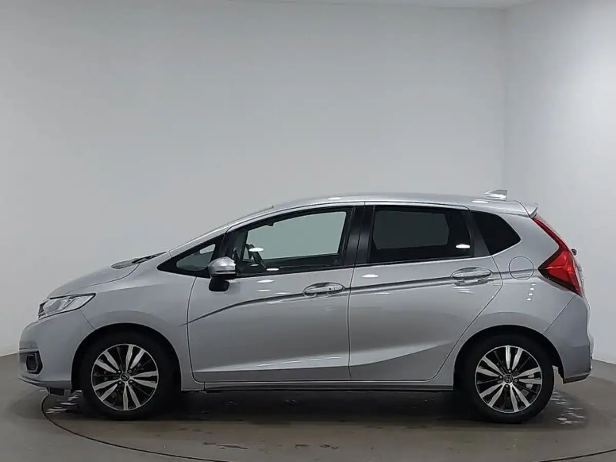 2019-honda-jazz-13-i-vtec-ex-navi-cvt-big-3