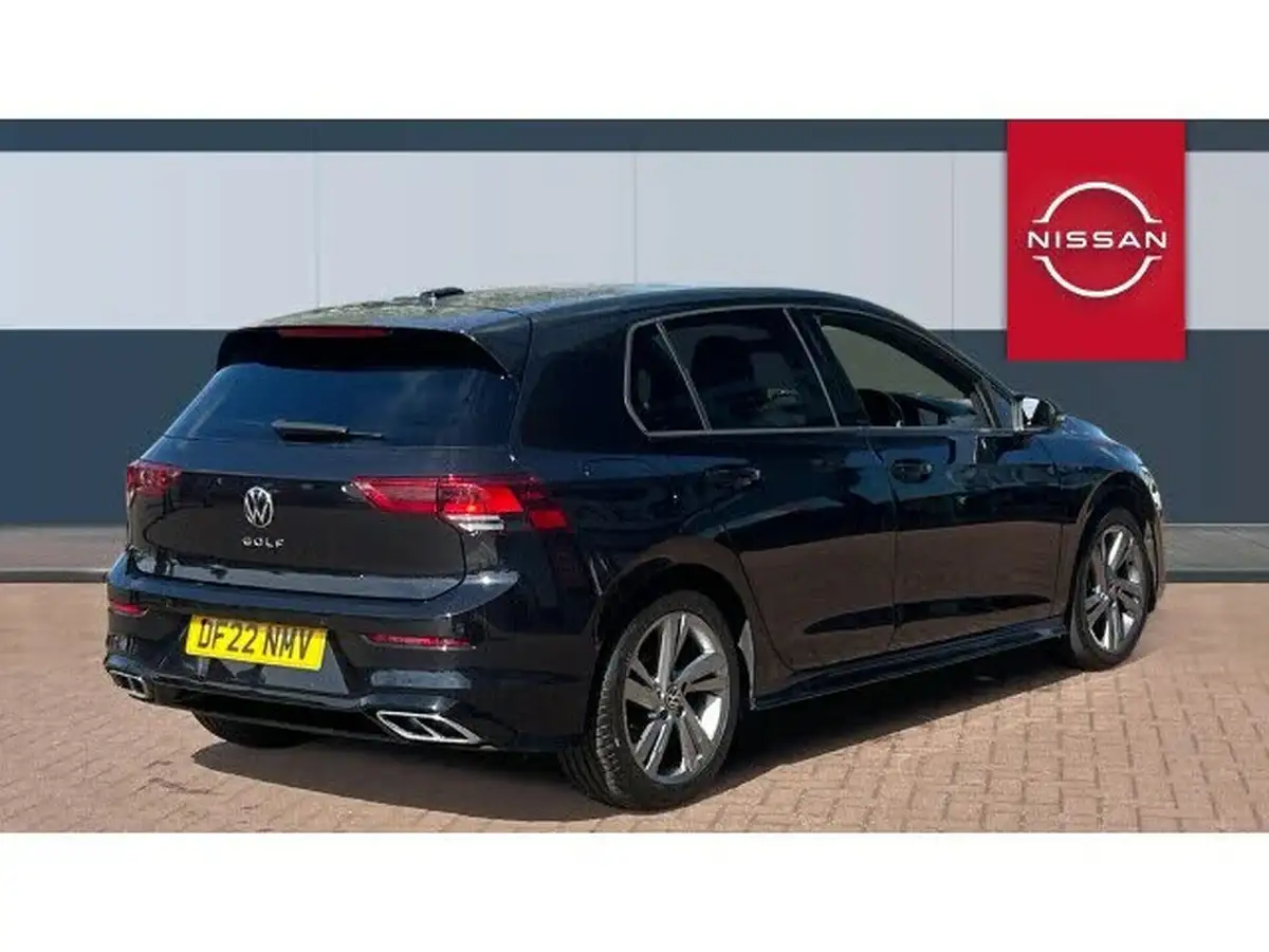 2022-volkswagen-golf-15-tsi-r-line-150ps-hatchback-big-1