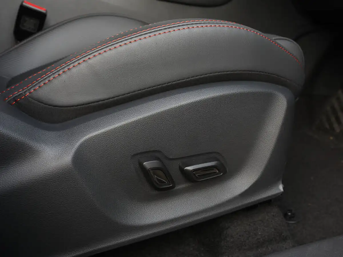 2025-mg-zs-suv-e-trophy-connect-ev-176ps-big-12
