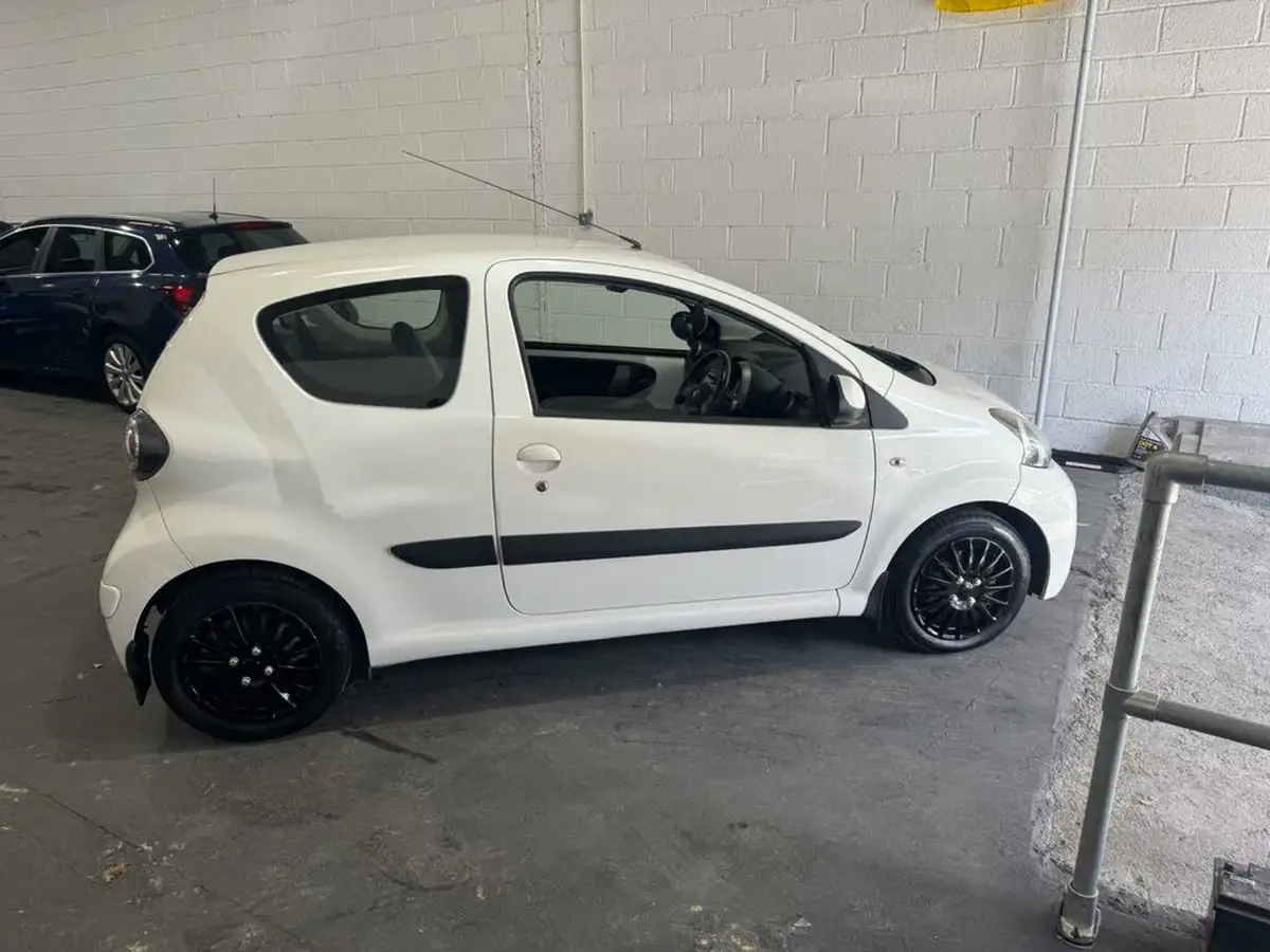 2013-toyota-aygo-10-aygo-ice-3d-big-10