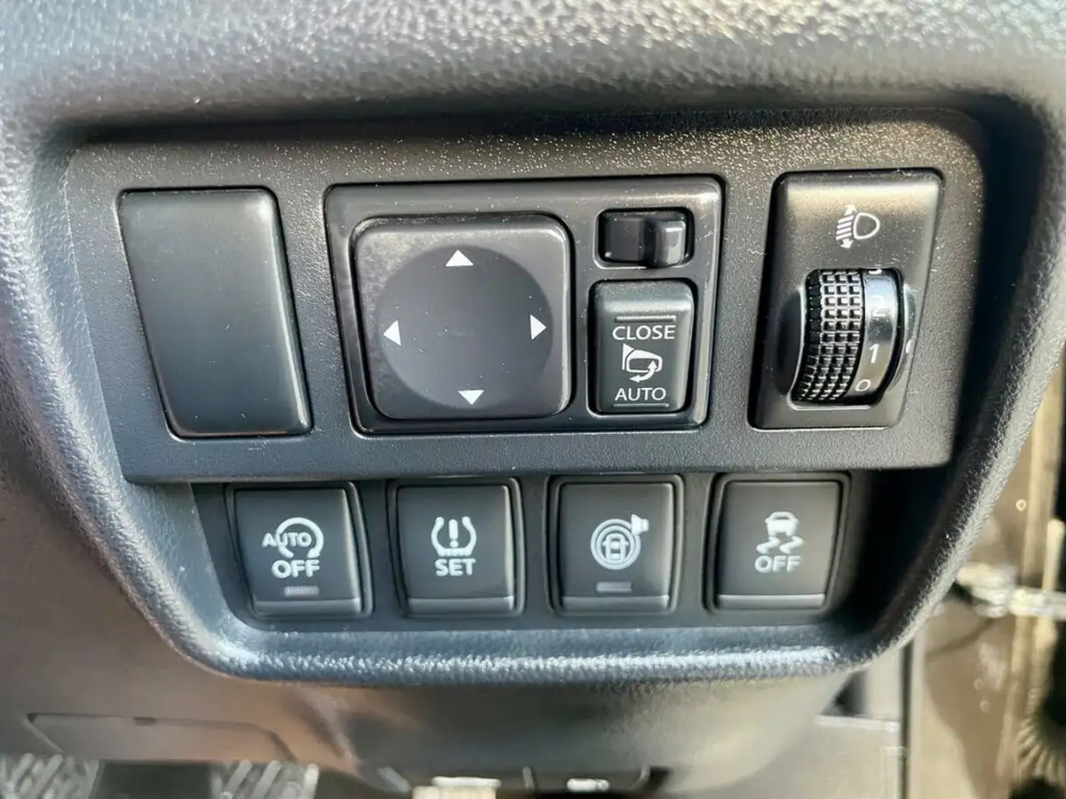2016-nissan-juke-12-tekna-ssxenons-big-31