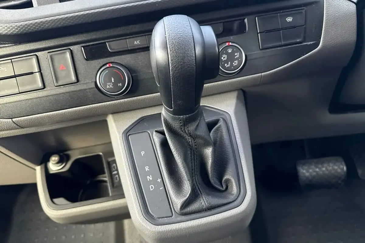 2024-volkswagen-transporter-big-21