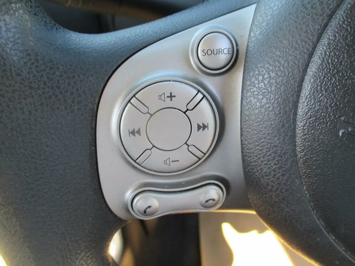 2013-nissan-micra-12-30th-anniversary-big-32