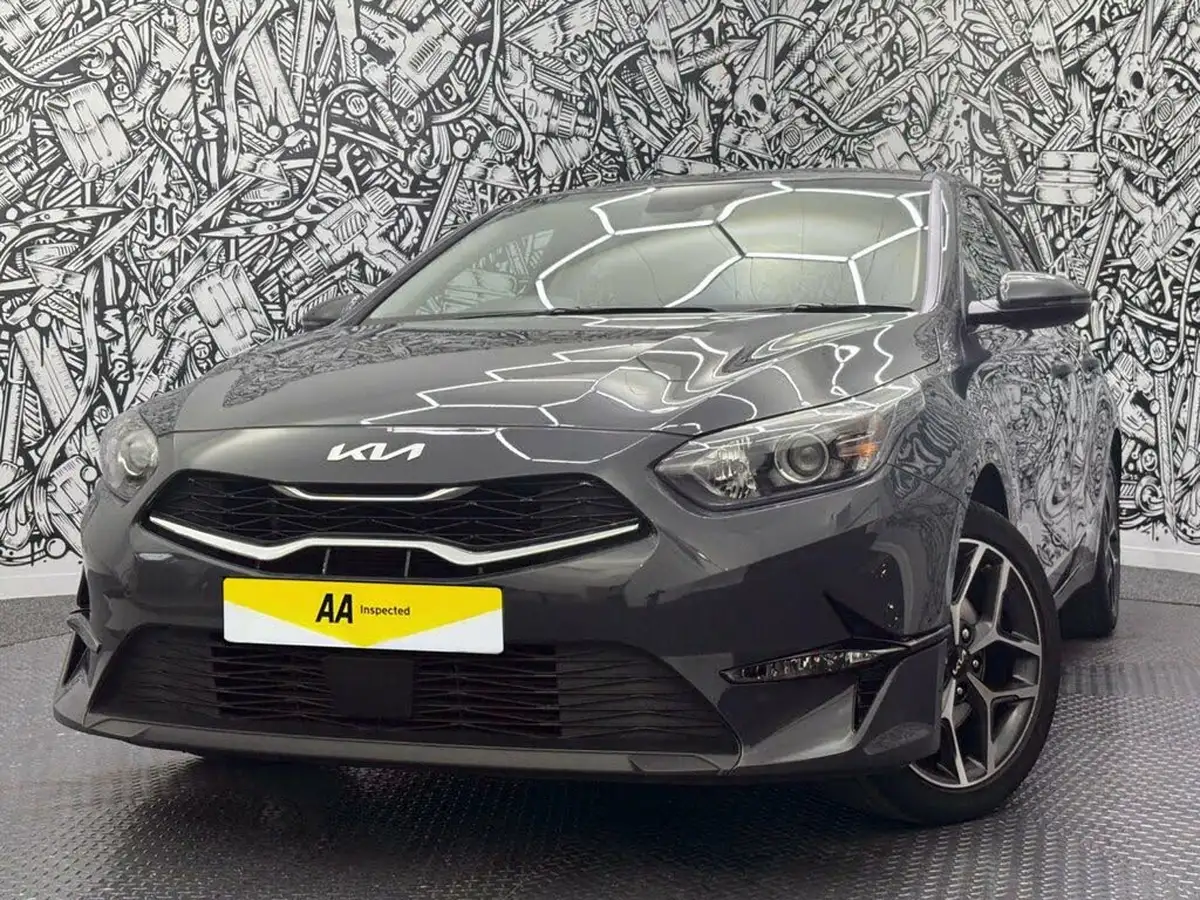 2022-kia-ceed-15-t-gdi-3-hatchback-big-5