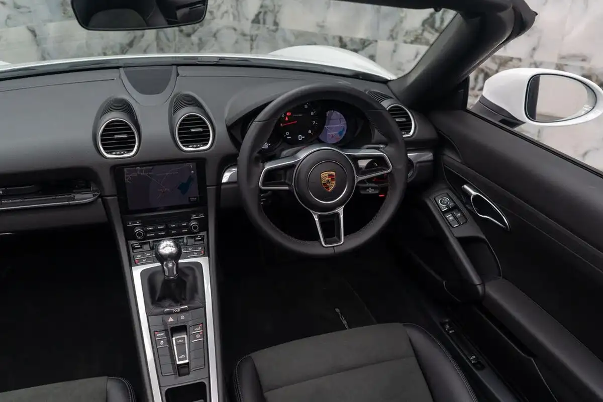 2024-porsche-boxster-718-20-boxster-big-12