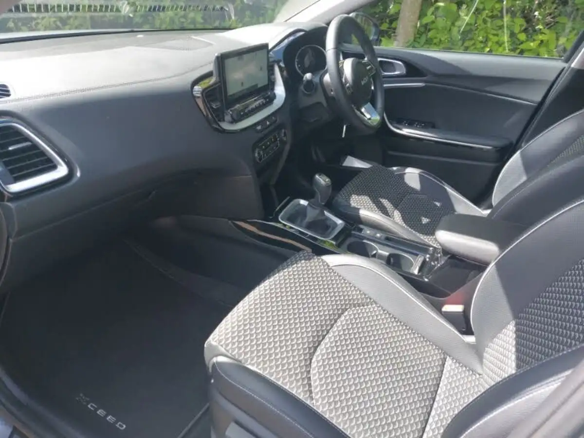 2022-kia-xceed-10-t-gdi-connect-big-4