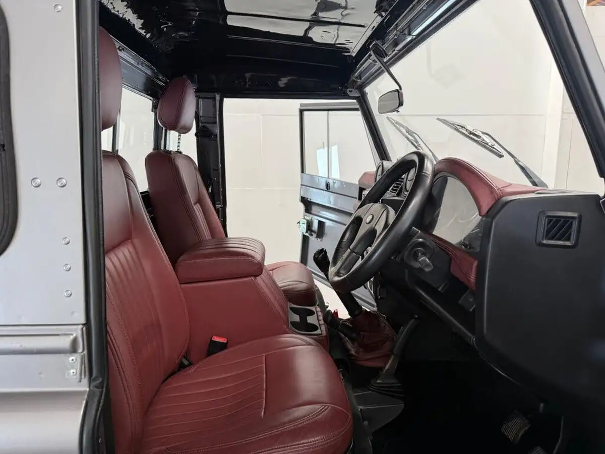 2007-land-rover-90-defender-24td-pick-up-big-17