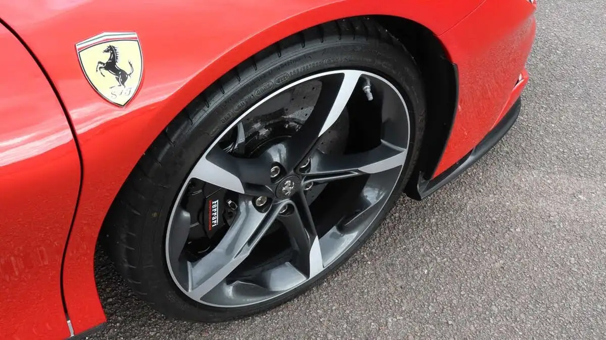 2021-ferrari-sf90-stradale-big-8