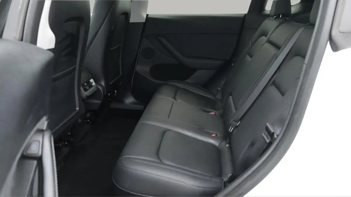 2023-tesla-model-y-e-long-range-big-16