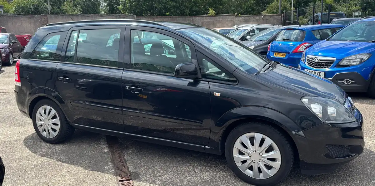 2013-vauxhall-zafira-16-exclusiv-big-8