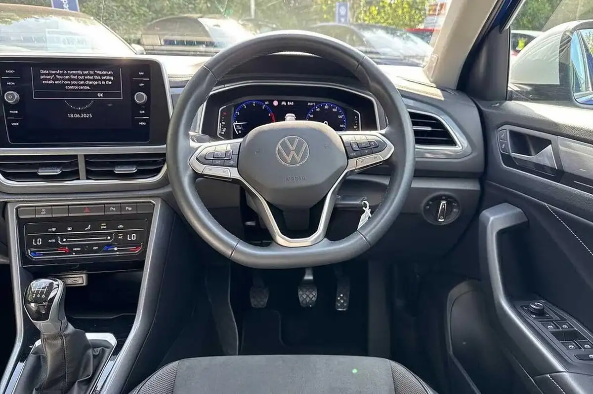 2022-volkswagen-t-roc-15-tsi-style-hatchback-5d-big-13