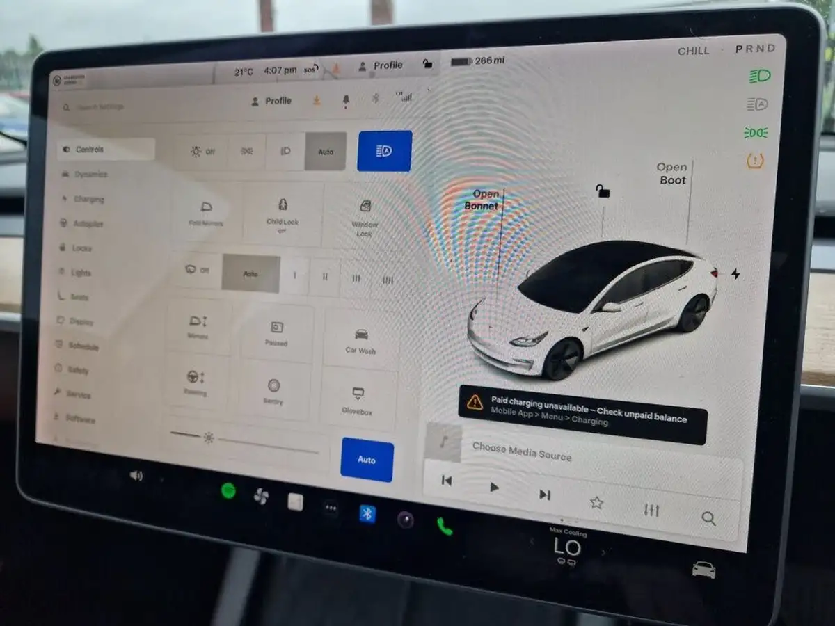 2021-tesla-model-3-e-long-range-awd-big-37