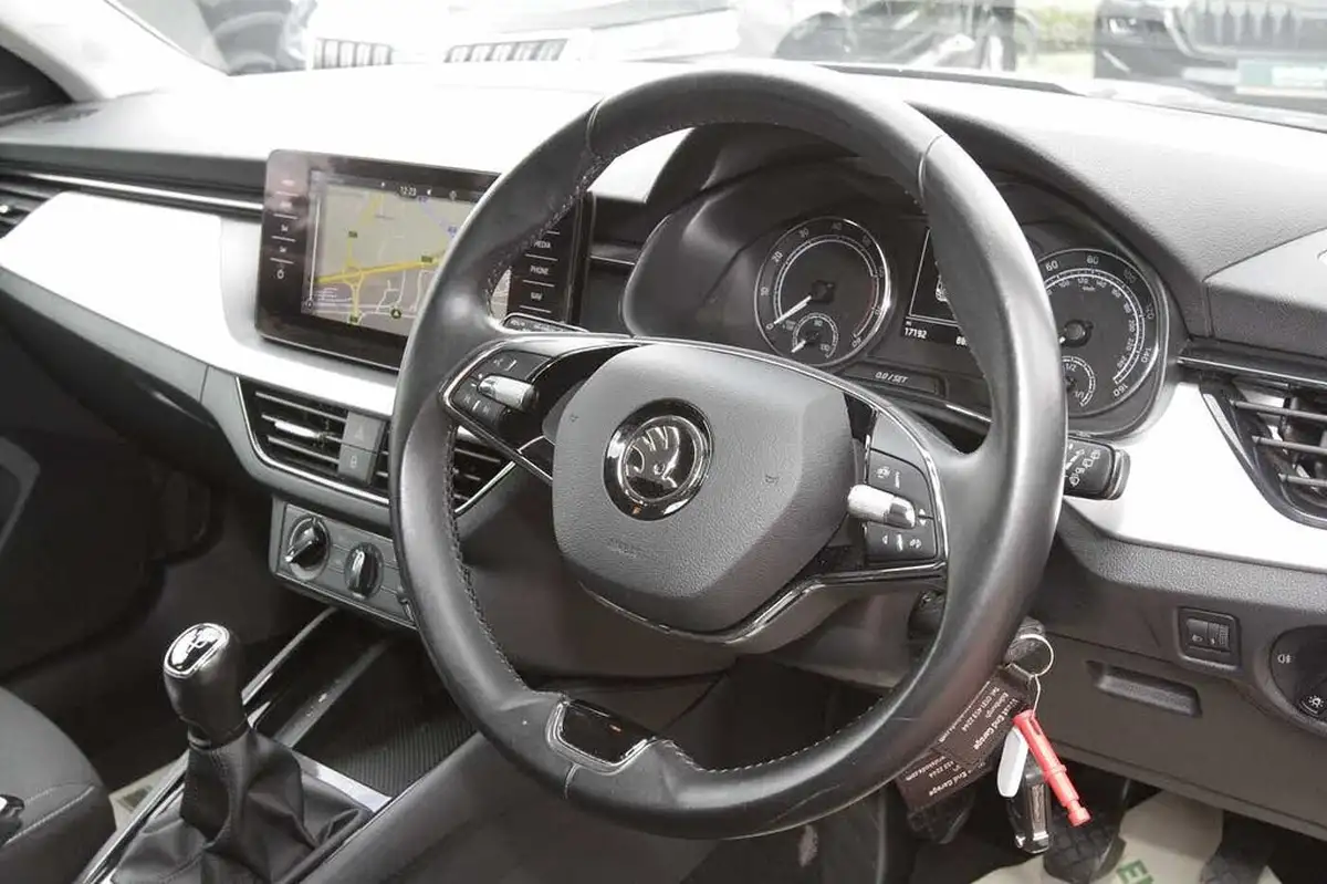 2021-skoda-kamiq-10-tsi-se-drive-95ps-big-5