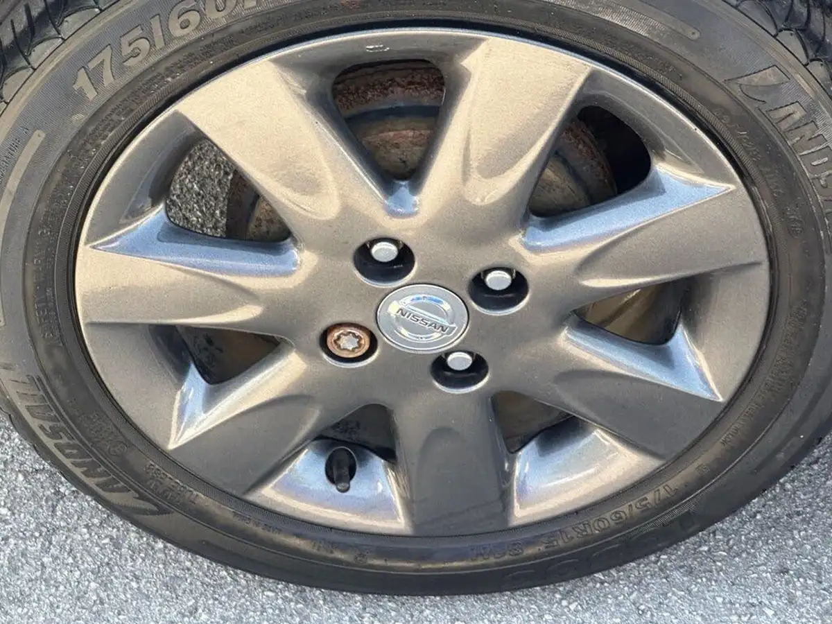2011-nissan-micra-12-kuro-97bhp-big-45