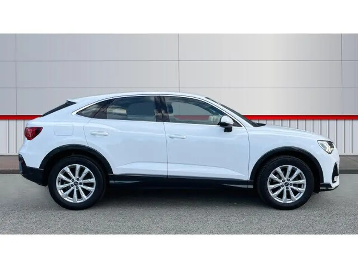 2022-audi-q3-15-35-tfsi-cod-sportback-s-tronic-big-4