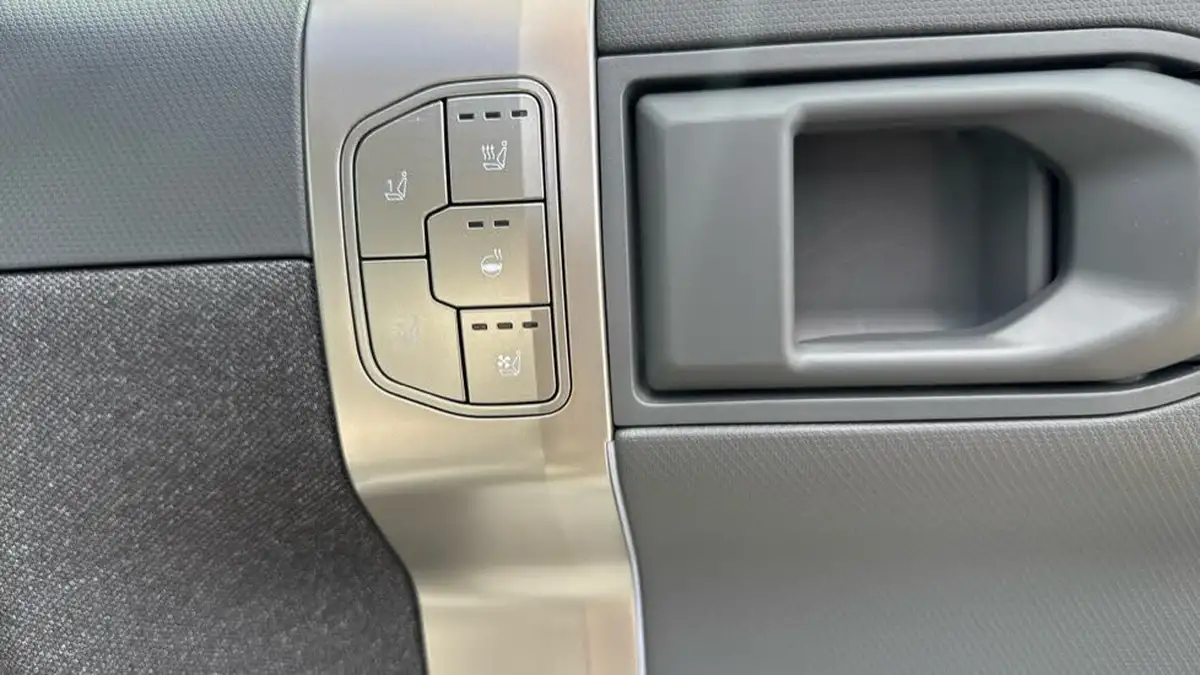 2025-kia-ev3-e-gt-line-s-big-24