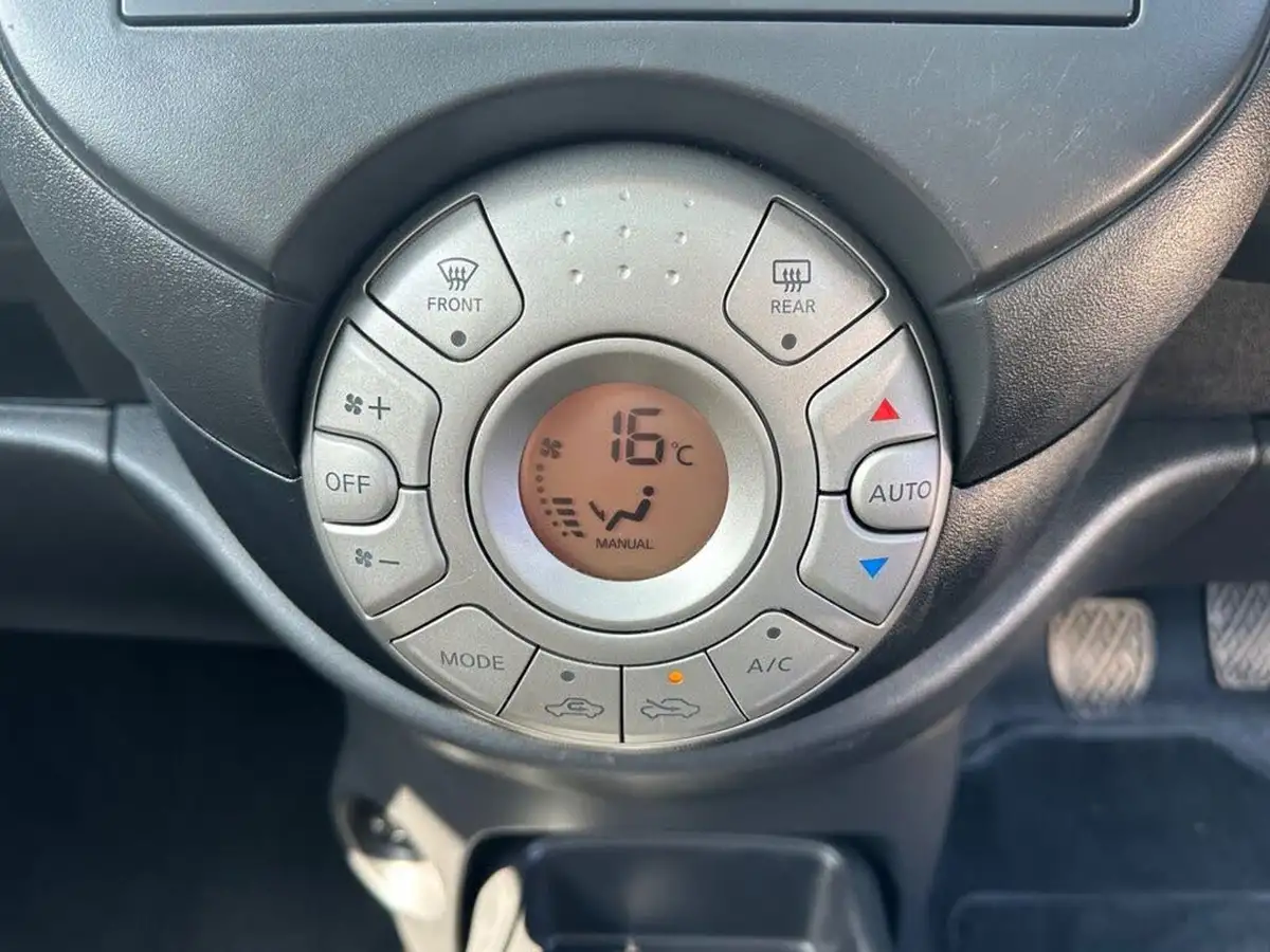 2011-nissan-micra-12-kuro-97bhp-big-21