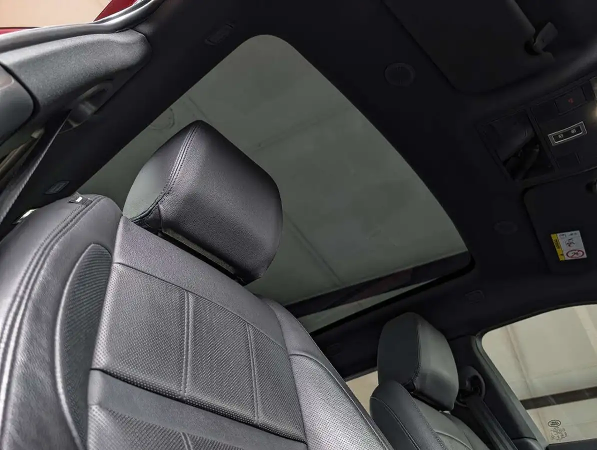2022-land-rover-range-rover-evoque-15-p300e-r-dynamic-se-big-24