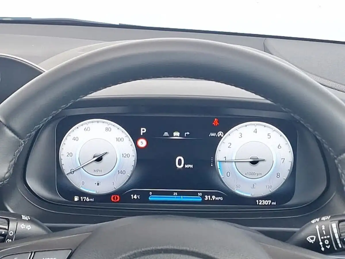 2024-hyundai-i20-10-t-gdi-advance-dct-big-10